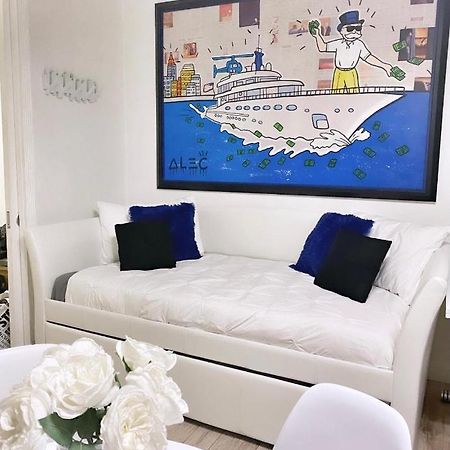 2 Bedroom Ocean Drive Newly Renovated Маямі-Біч Екстер'єр фото