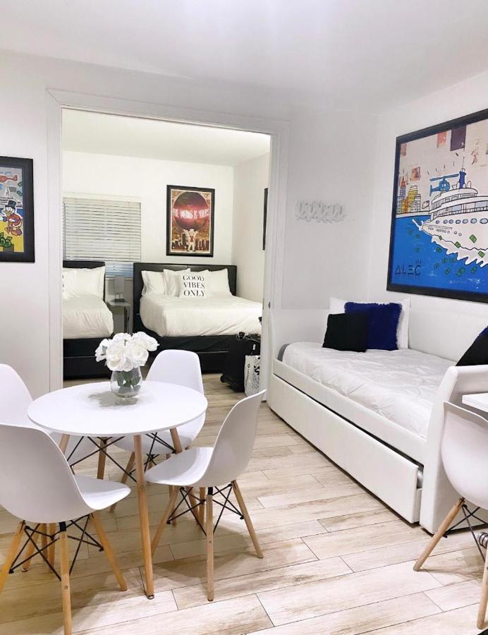 2 Bedroom Ocean Drive Newly Renovated Маямі-Біч Екстер'єр фото